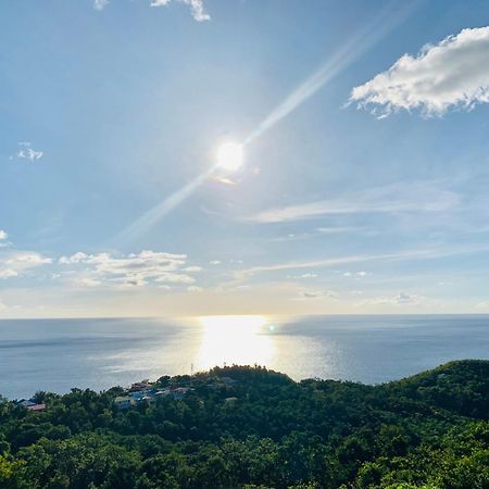 Paradis Au Soleil, Vue Panoramique Sur Mer Bouillante Esterno foto