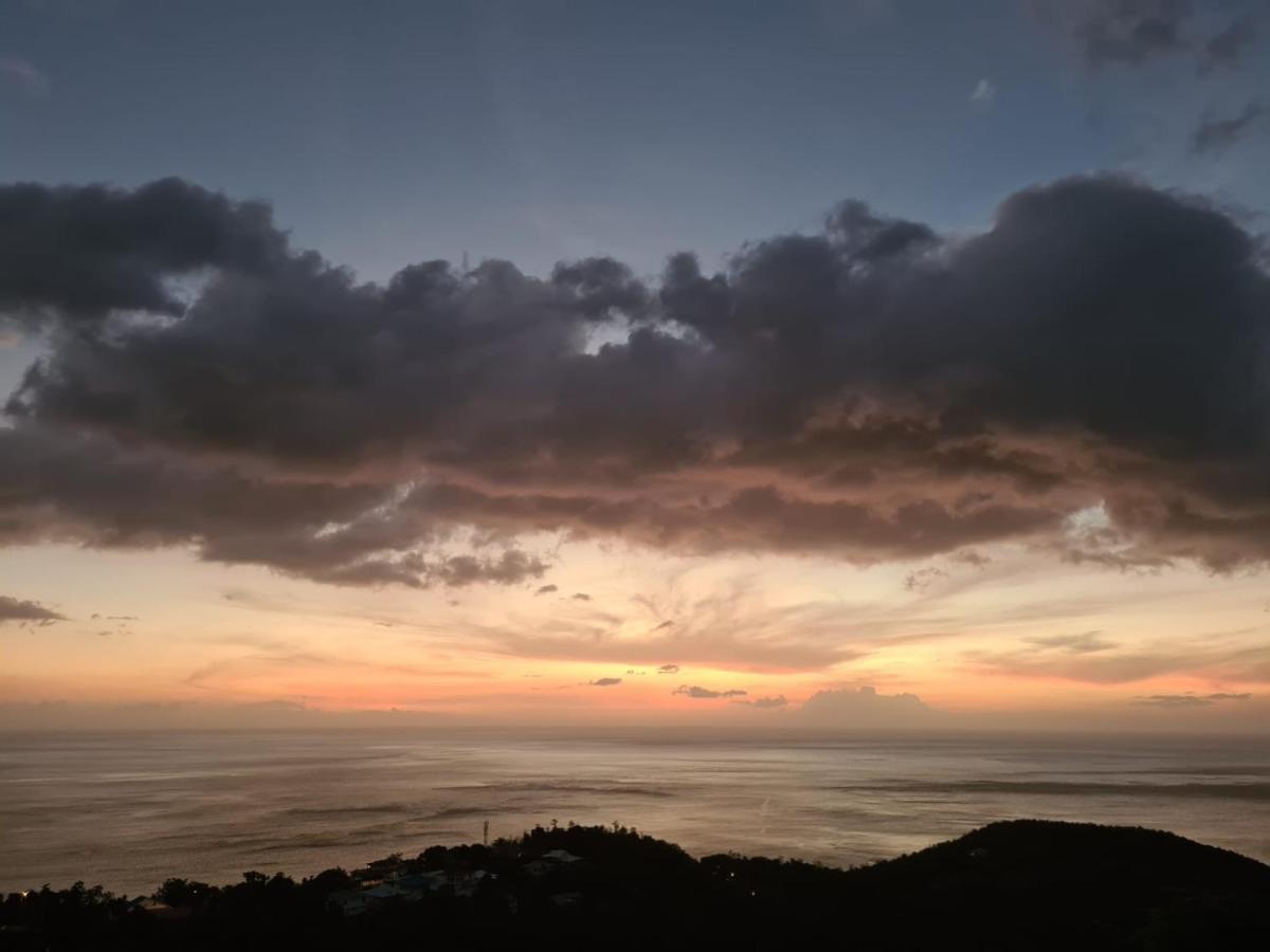 Paradis Au Soleil, Vue Panoramique Sur Mer Bouillante Esterno foto