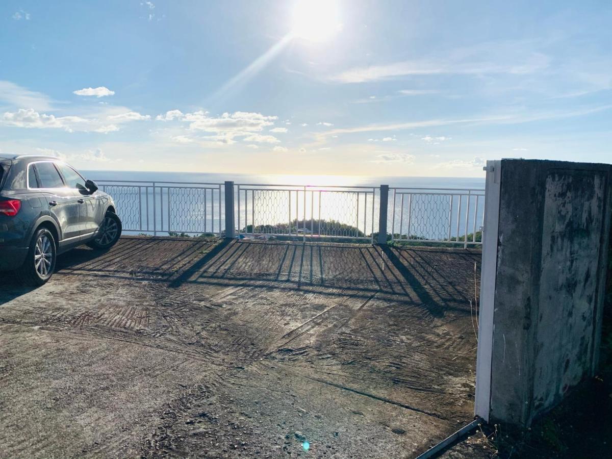 Paradis Au Soleil, Vue Panoramique Sur Mer Bouillante Esterno foto