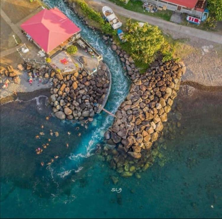 Paradis Au Soleil, Vue Panoramique Sur Mer Bouillante Esterno foto
